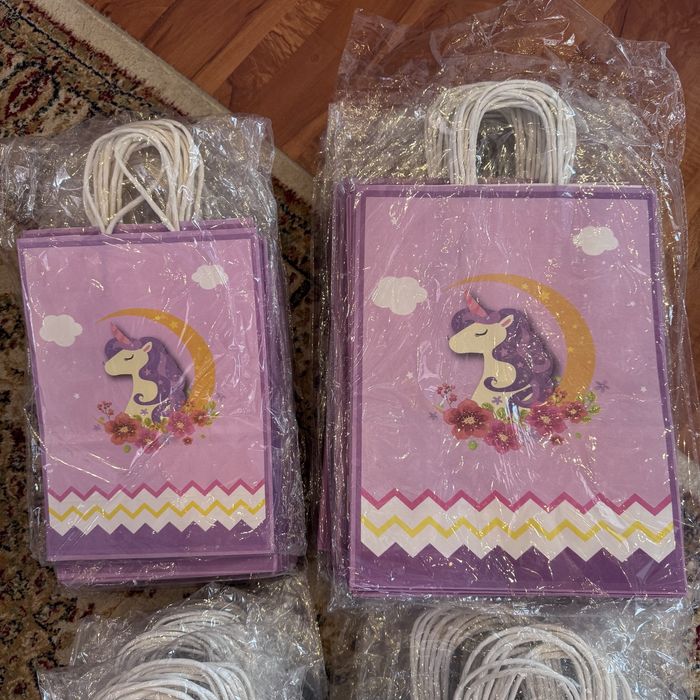 Продам Пакеты Подарочные