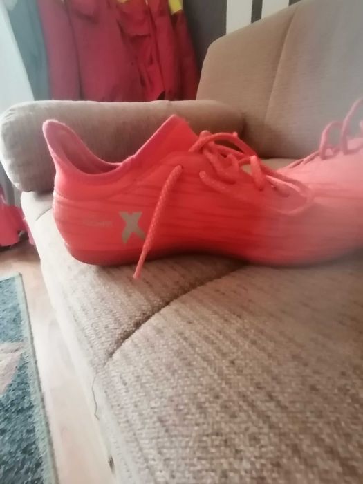 Vând pereche adidași mercurials techfit roșii