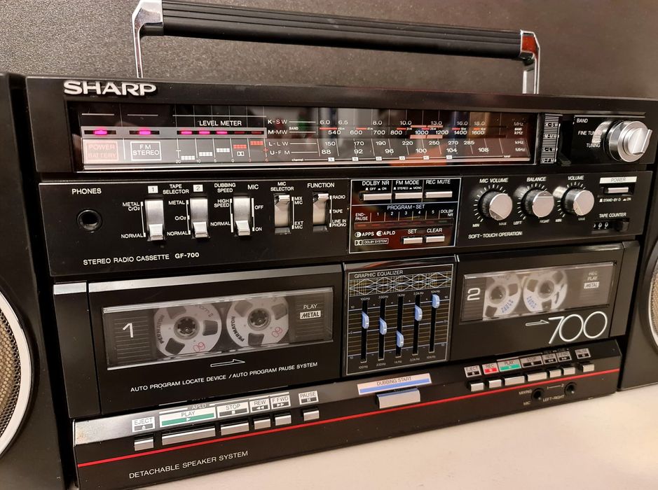 Dublu radio caset Sharp 700  made Japan