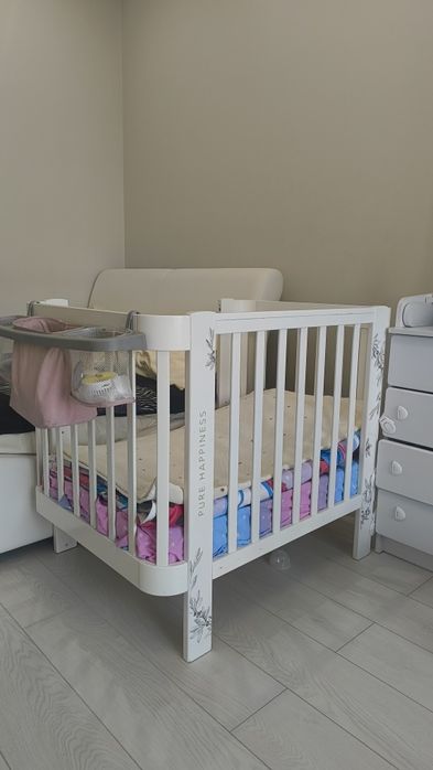 Манеж с маятником