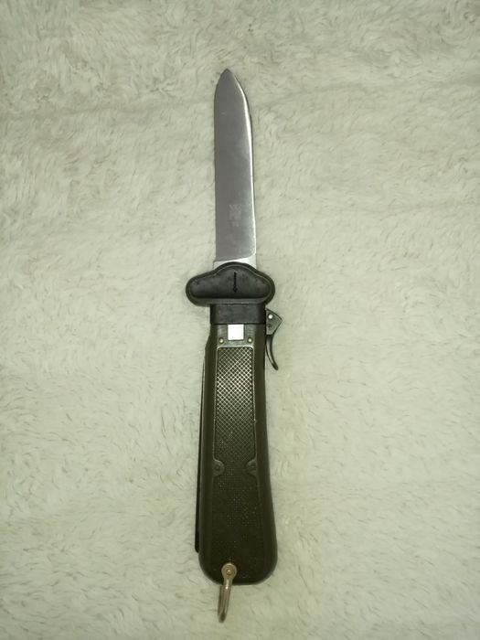 Гравитационен немски парашутен нож