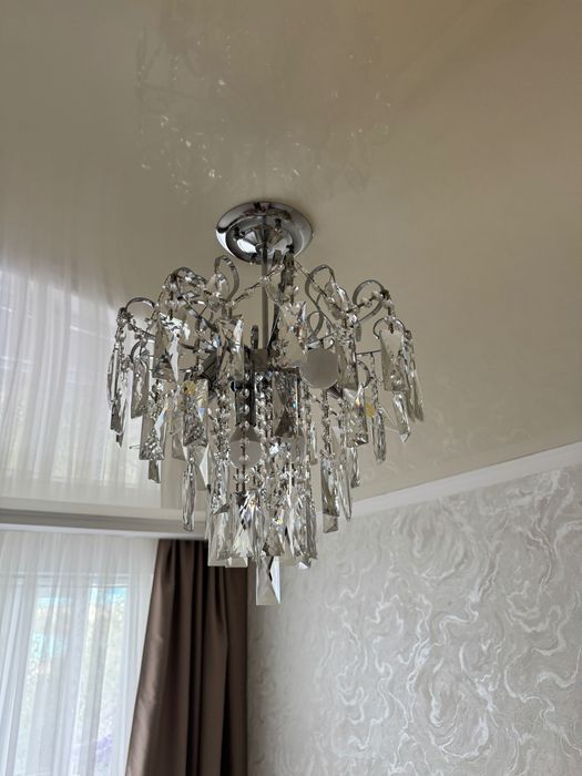 Люстра в спальню или зал