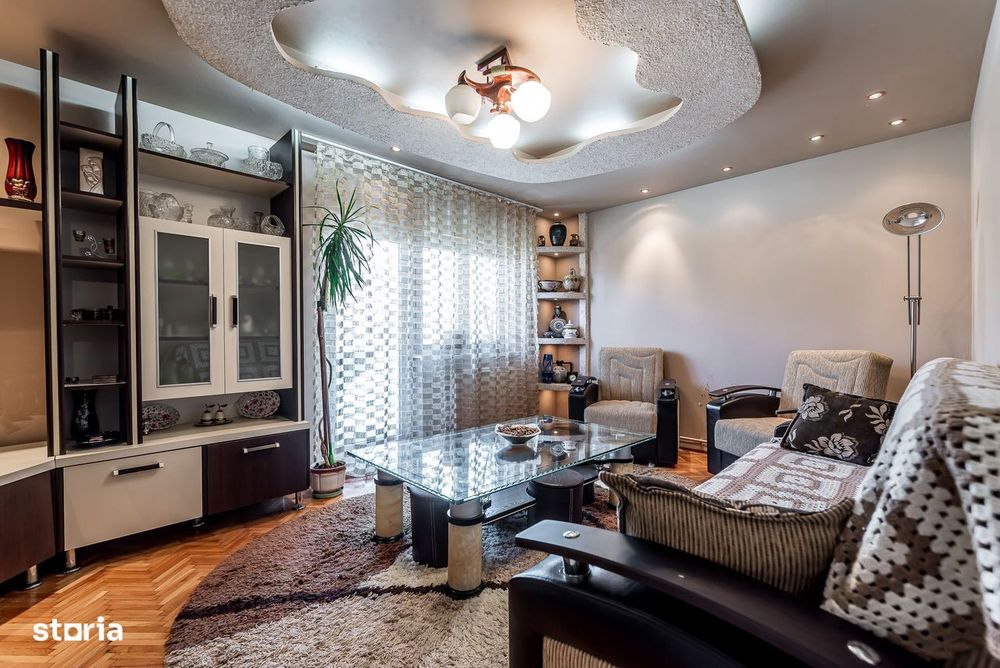 VÂNDUT! Apartament 3 camere Micalaca 300. Vedere superbă — fotografia 3