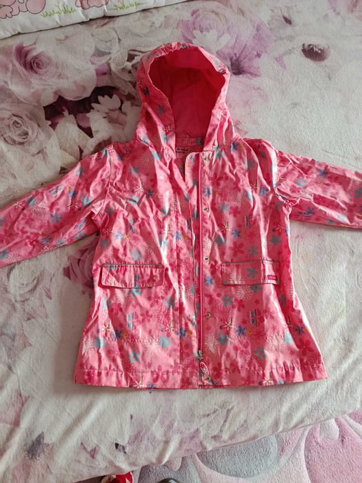 Яке дъждобран за момиченце