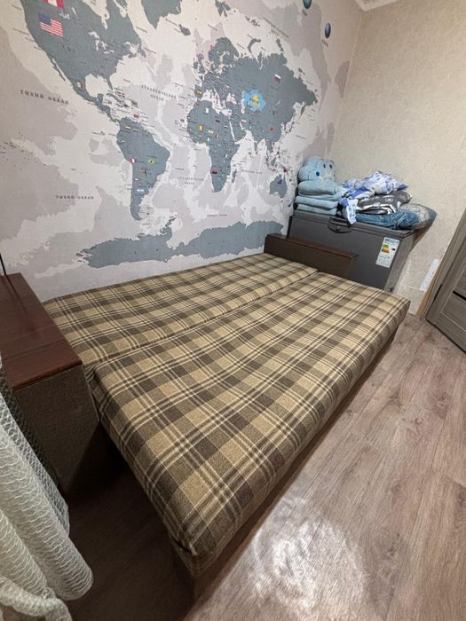 Продам срочно диван б/у.