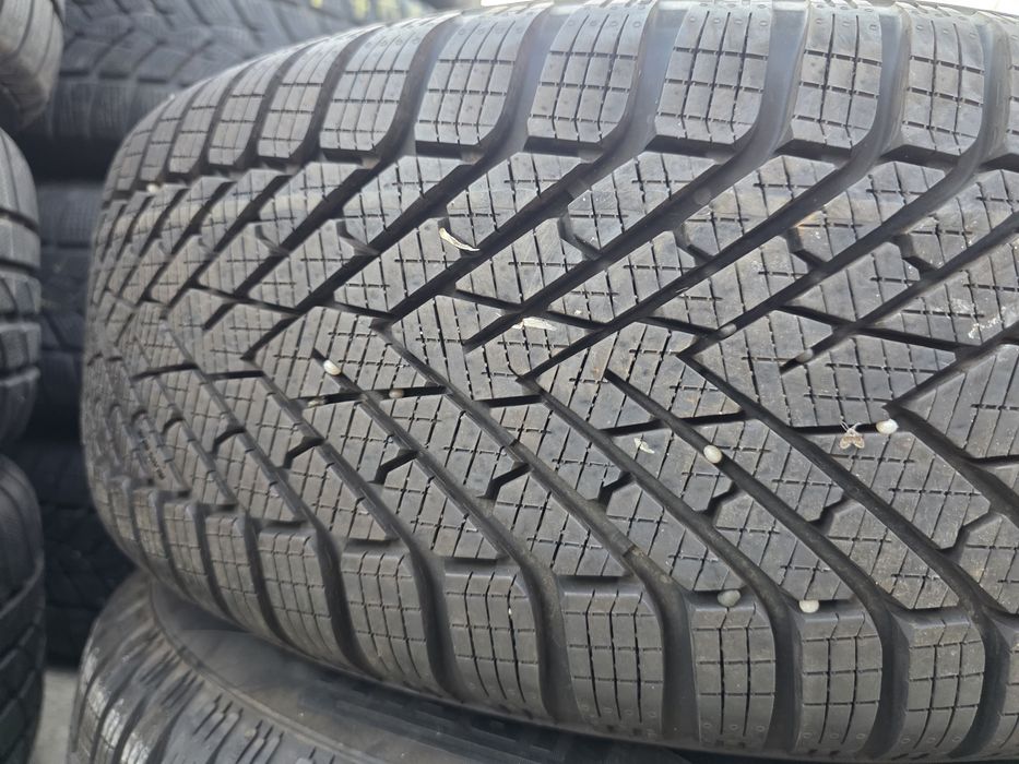 2бр Като нови зимни гуми 205 60 16 - Pirelli