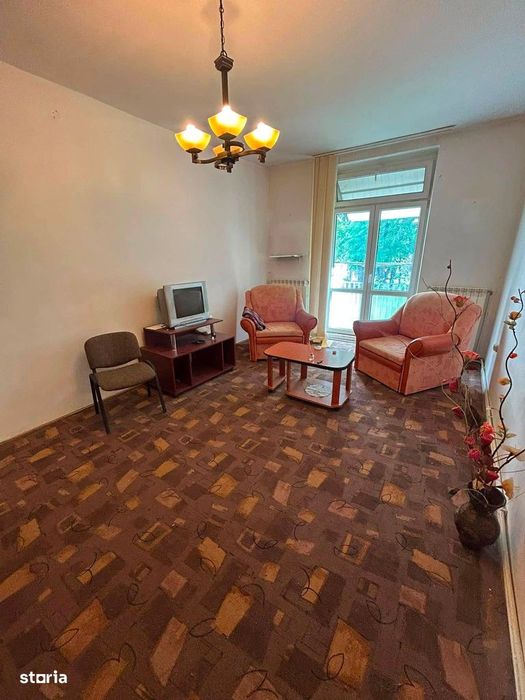 De vanzare apartament cu 2 camere, 2 bai, etajul 1, Pret 45000euro