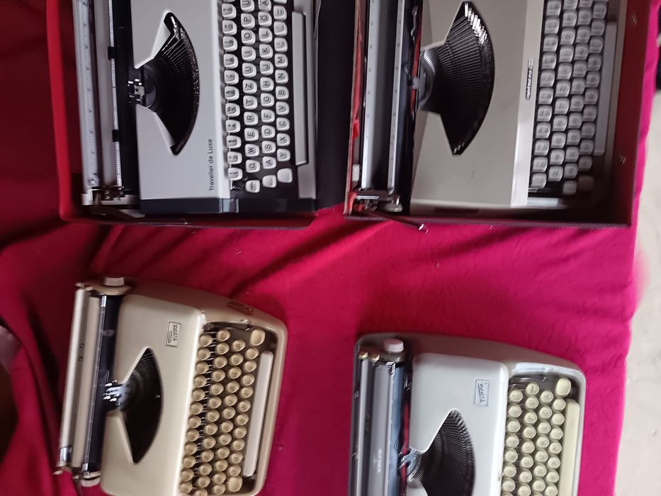 Vind diferite mașini de scris