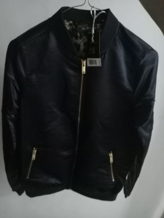 Vând Geacă bomber
