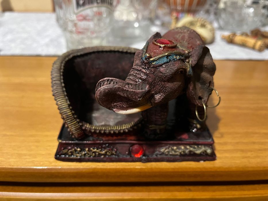 Слон свещник, шотове