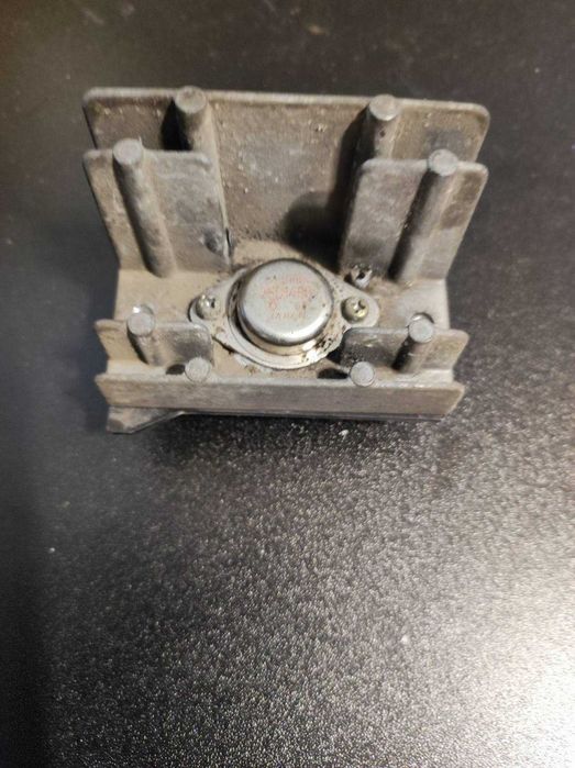 Продава се оригинален електронен блок за климатик на Honda CR-V