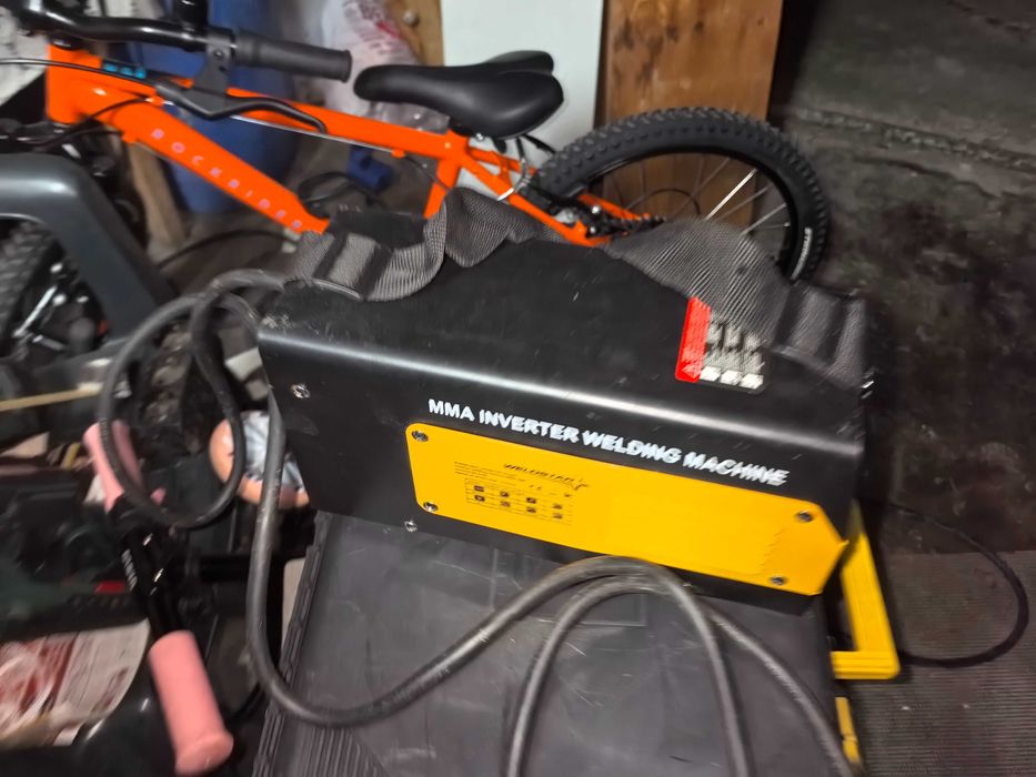 Инверторен електрожен 200А