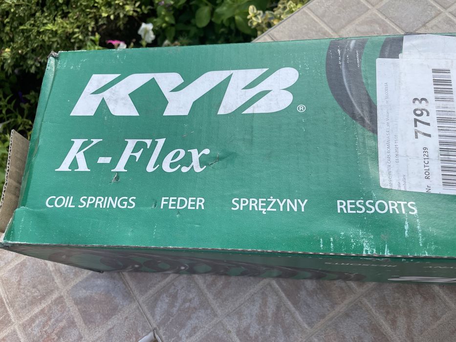 Предни пружини за амортисьори KYB – 2 броя, нови