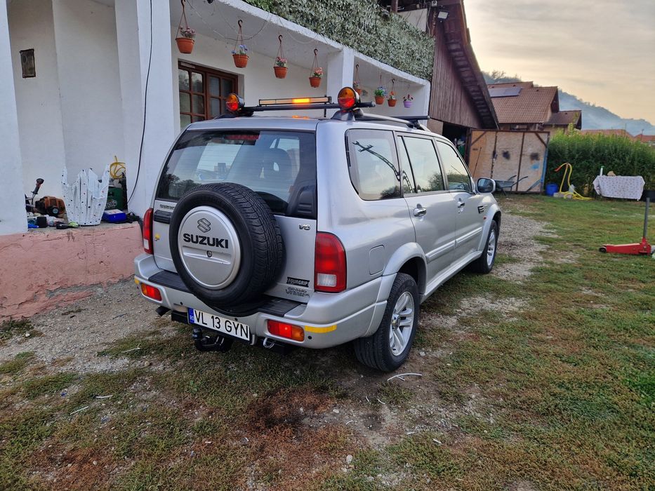 Suzuki Grand Vitara XL7,  7 locuri 4x4 2.7 Benzină V6