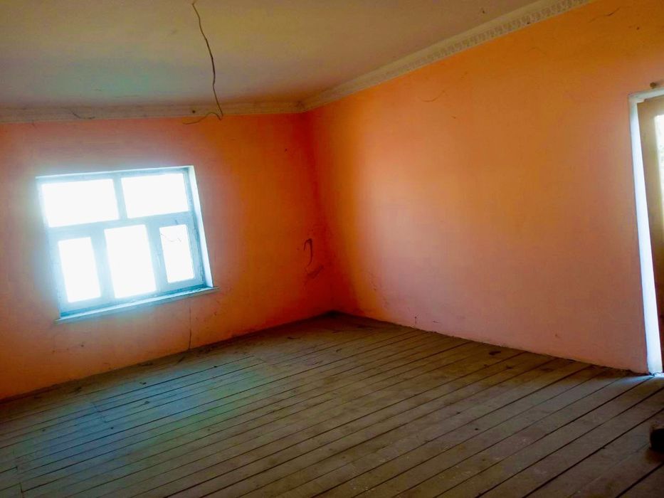 Uy sotiladi, 2 qavatli ,yer tolasi,garaji mavlud