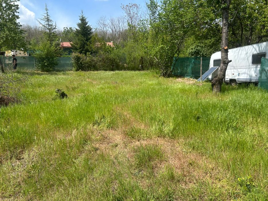 Дворно място на язовир Копринка