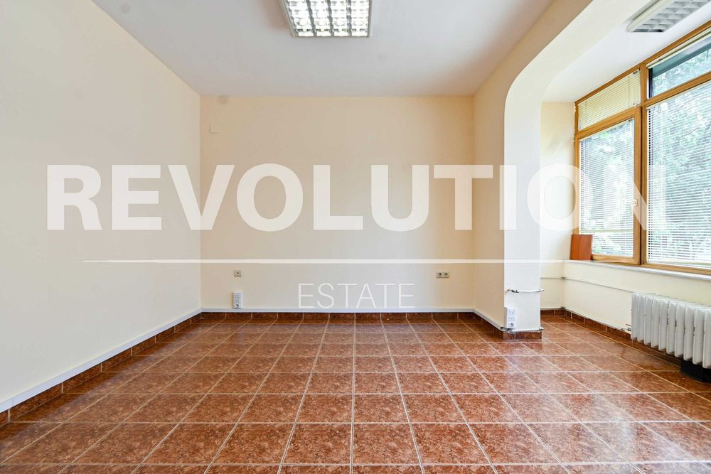 Дава се под наем Тристаен апартамент в София, Център - 90 кв.м за 1200 € - Снимка #4