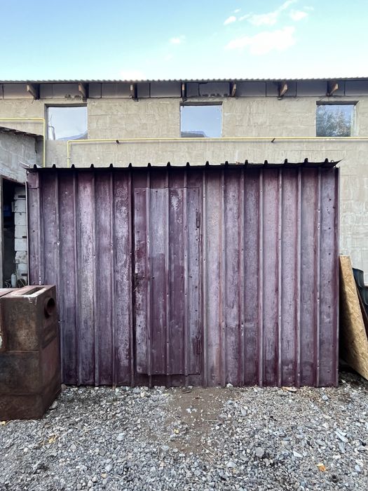 Продам будку железный