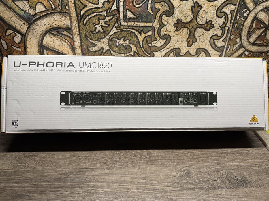 Звуковая карта Behringer U-Phoria