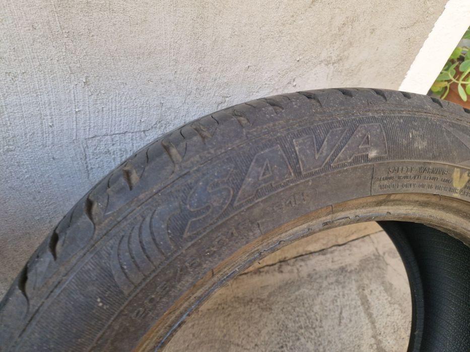 Гуми 185/65/15 Нокиан и 205/55/16 Сава
