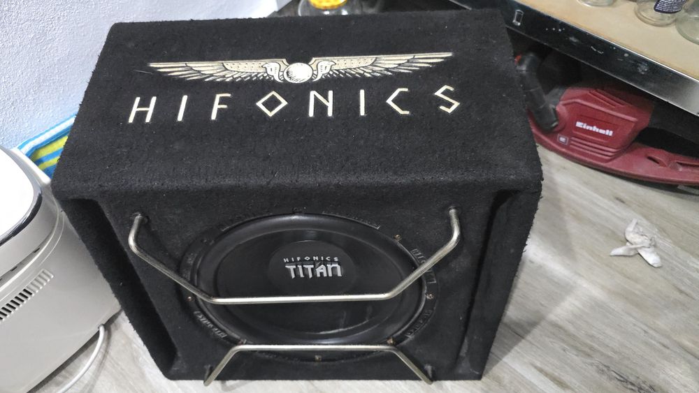 Statie auto si subwoofer Hifonics