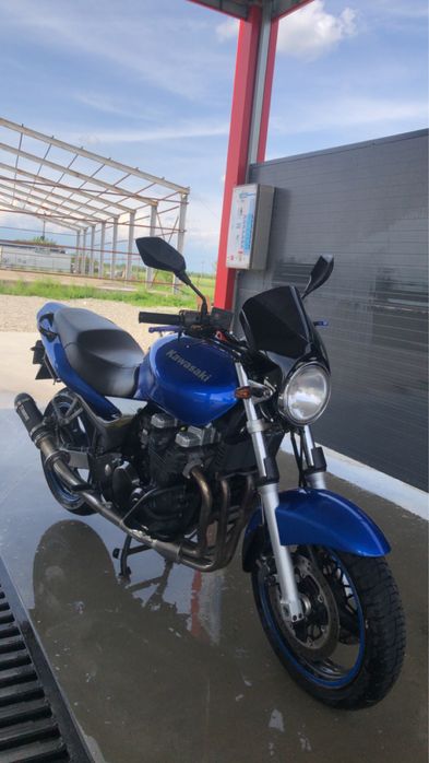 Kawasaki ZR750  2005