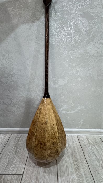 Продам домбыру с чехлом