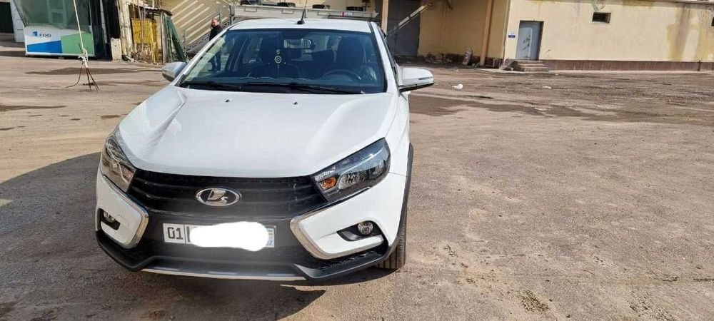 LADA VESTA SE CROSS в идеальном состоянии.