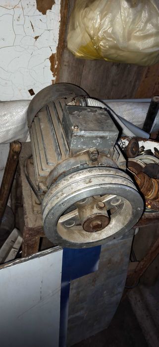 Электромотор 300 W. 220в-350в