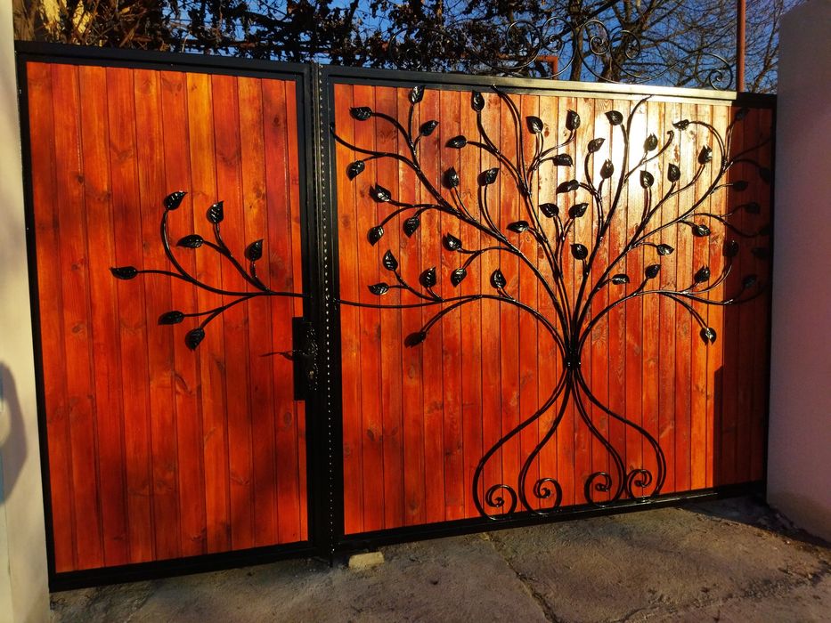 Porți  placate cu lemn