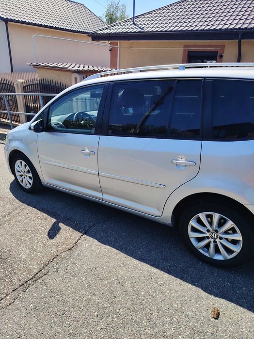 Auto vw TOURAN AN 2013  nr. Tel. 0745519697