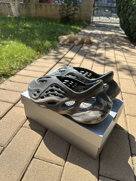 Adidas yezzy fosm runner