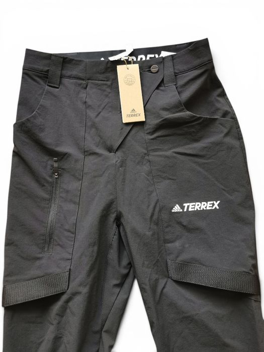 Pantaloni noi Adidas Terrex Zupahike munte