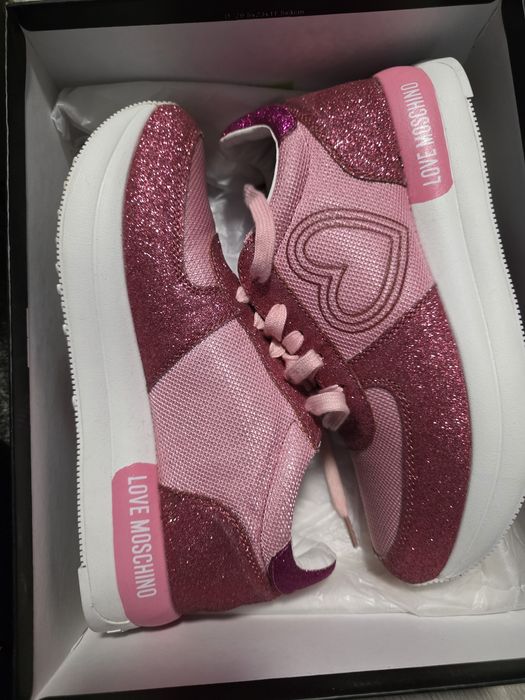 Adidași love moschino noi