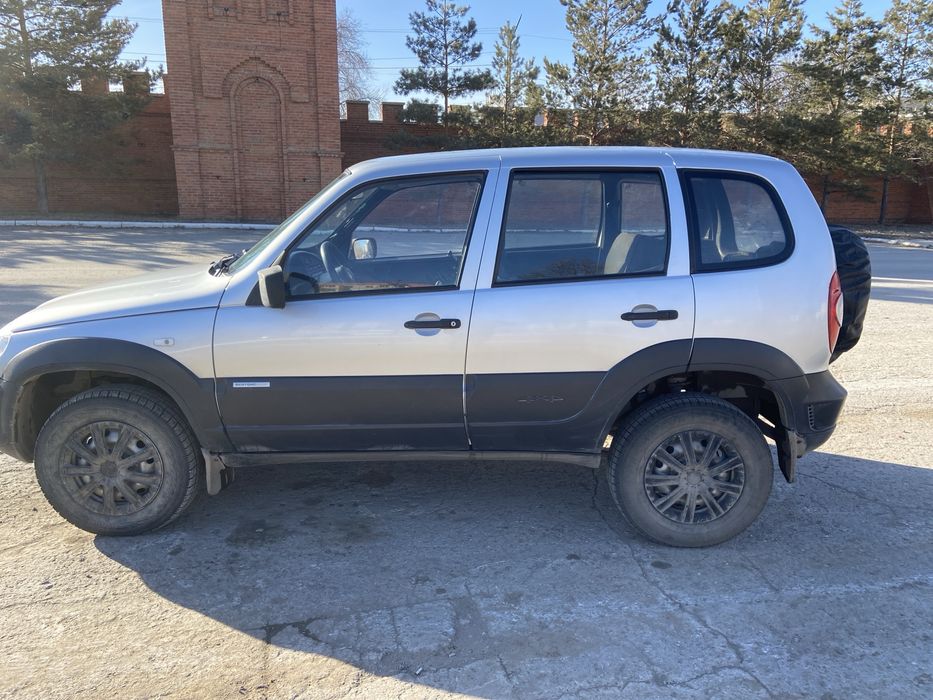 Шевролет Нива 2011 год