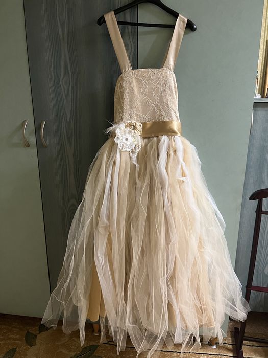 Платье праздничное