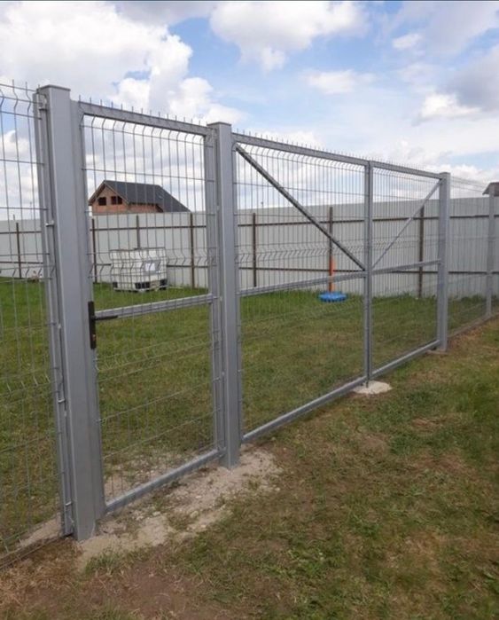 Împrejmuiri terenuri cu gard, garduri din plasa