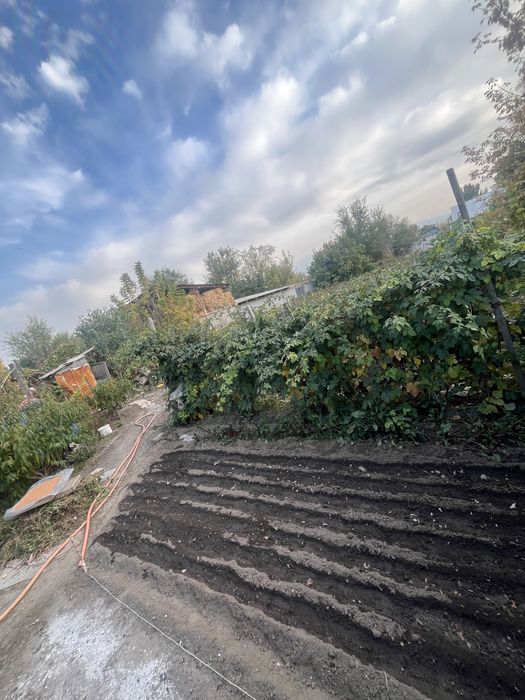 Продается дом с большим участком