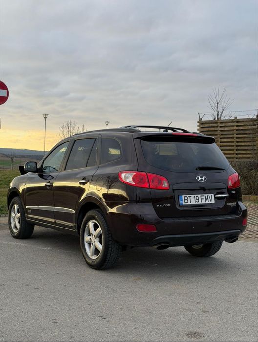 Hyundai Santa Fe 2006 – 2.2  Automat Diesel, 4x4, 5 locuri, Bluetooth