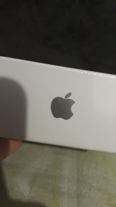 AirPods  новые в полном конплекте