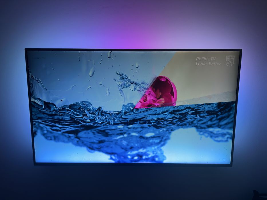 SmatTV Philips the One Ambilight 3 laturi - 140cm