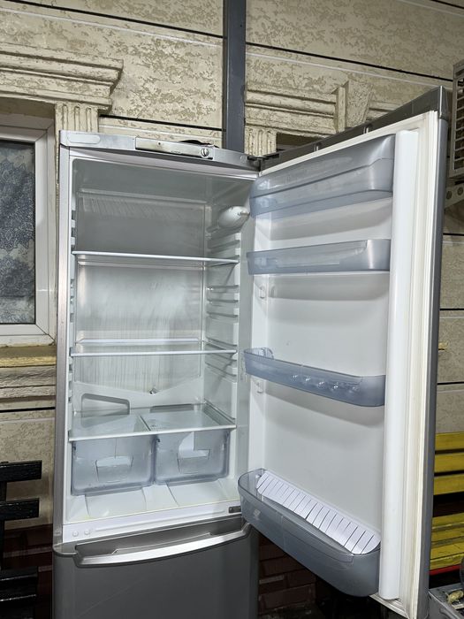 Холодильник Indesit