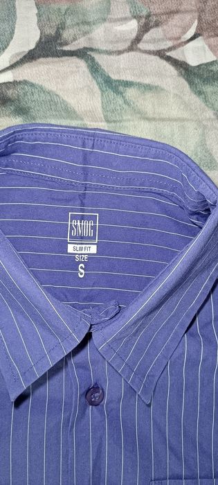 Стилна мъжка риза SMOG – Slim Fit (S)
Елегантна риза в лилаво с бели