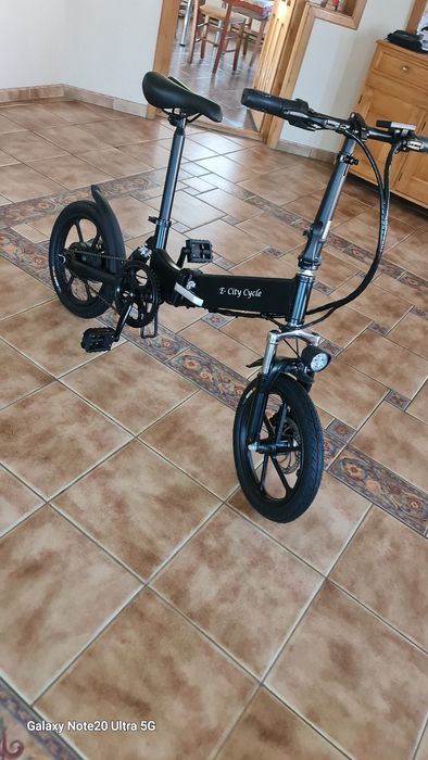 Bicicleta electrica pliabila noua cutie