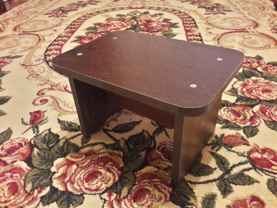 Табуретки. Большие и маленькие