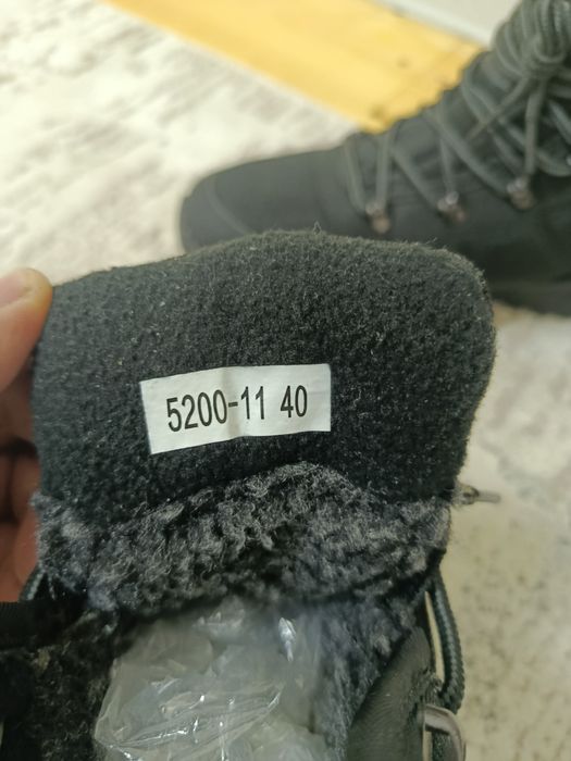 Женские зимние сапоги 40 раз.