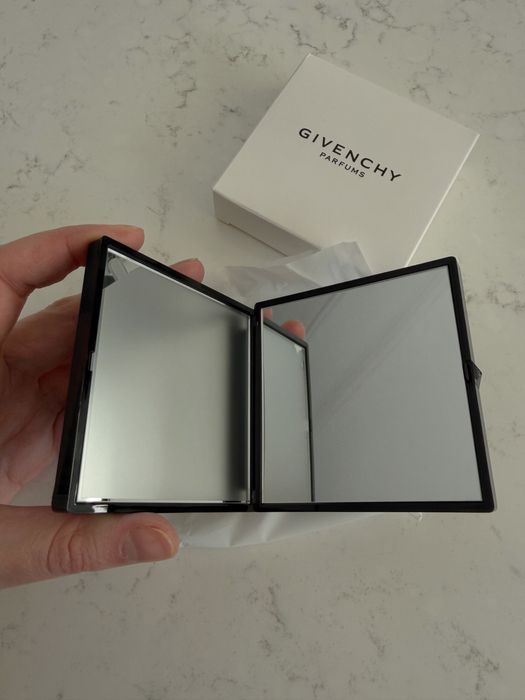 Огледало Givenchy Parfums