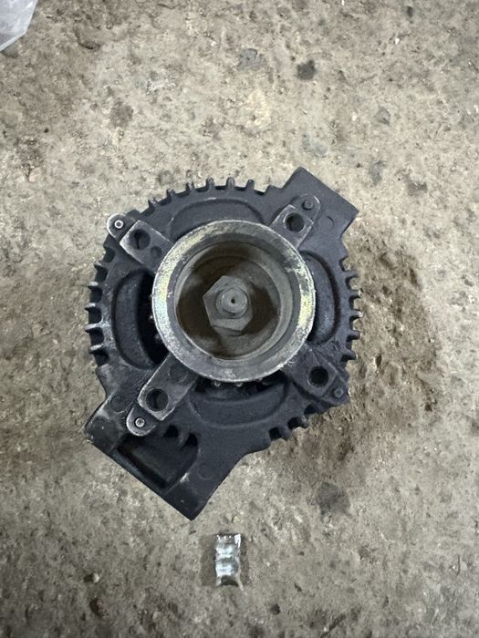 гениратор на хонду КА24 матор……………………