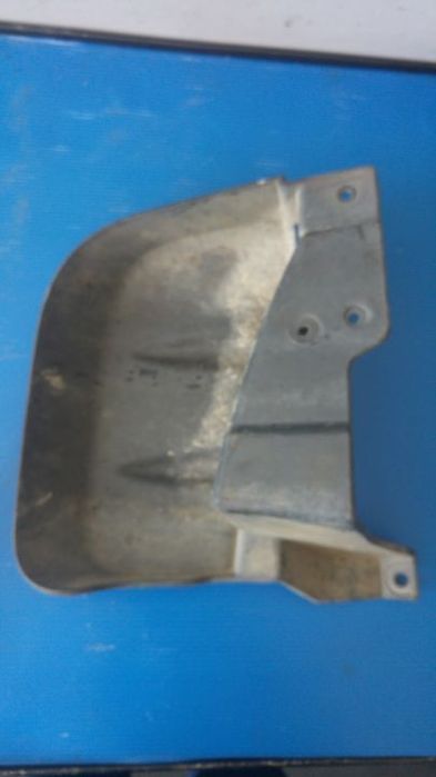 aparatoare noroi dreapta fata mitsubishi l200 2004-2015 mn117448