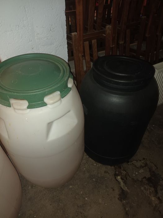 Butoaie plastic 200 litri
